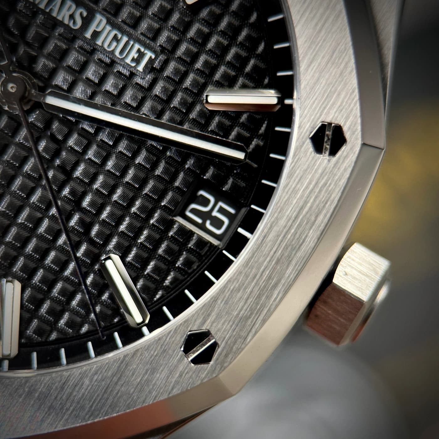 Audemars Piguet Royal Oak 41mm 15500ST Black Dial — view 3 of 10