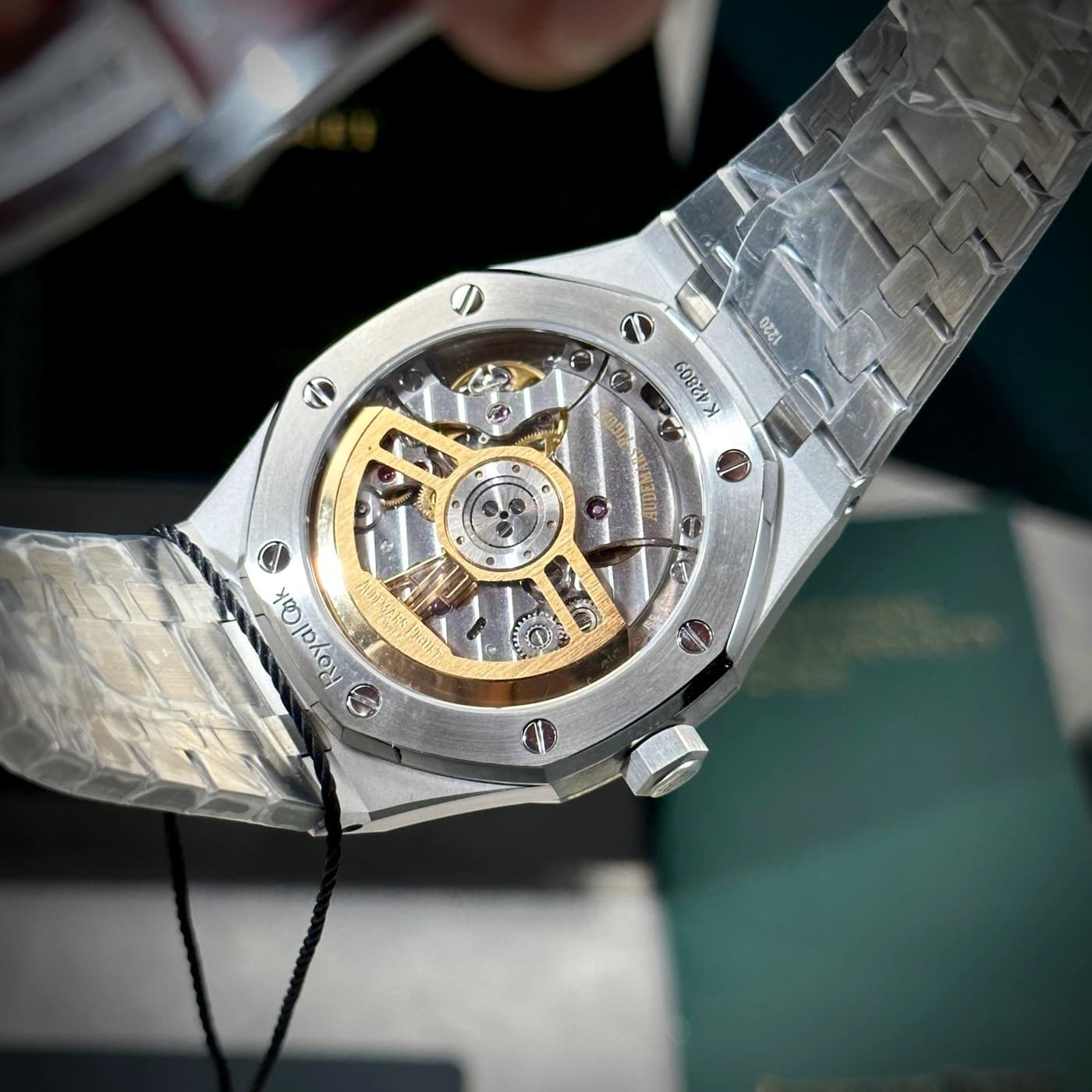 Audemars Piguet Royal Oak 41mm 15500ST Black Dial — view 7 of 10