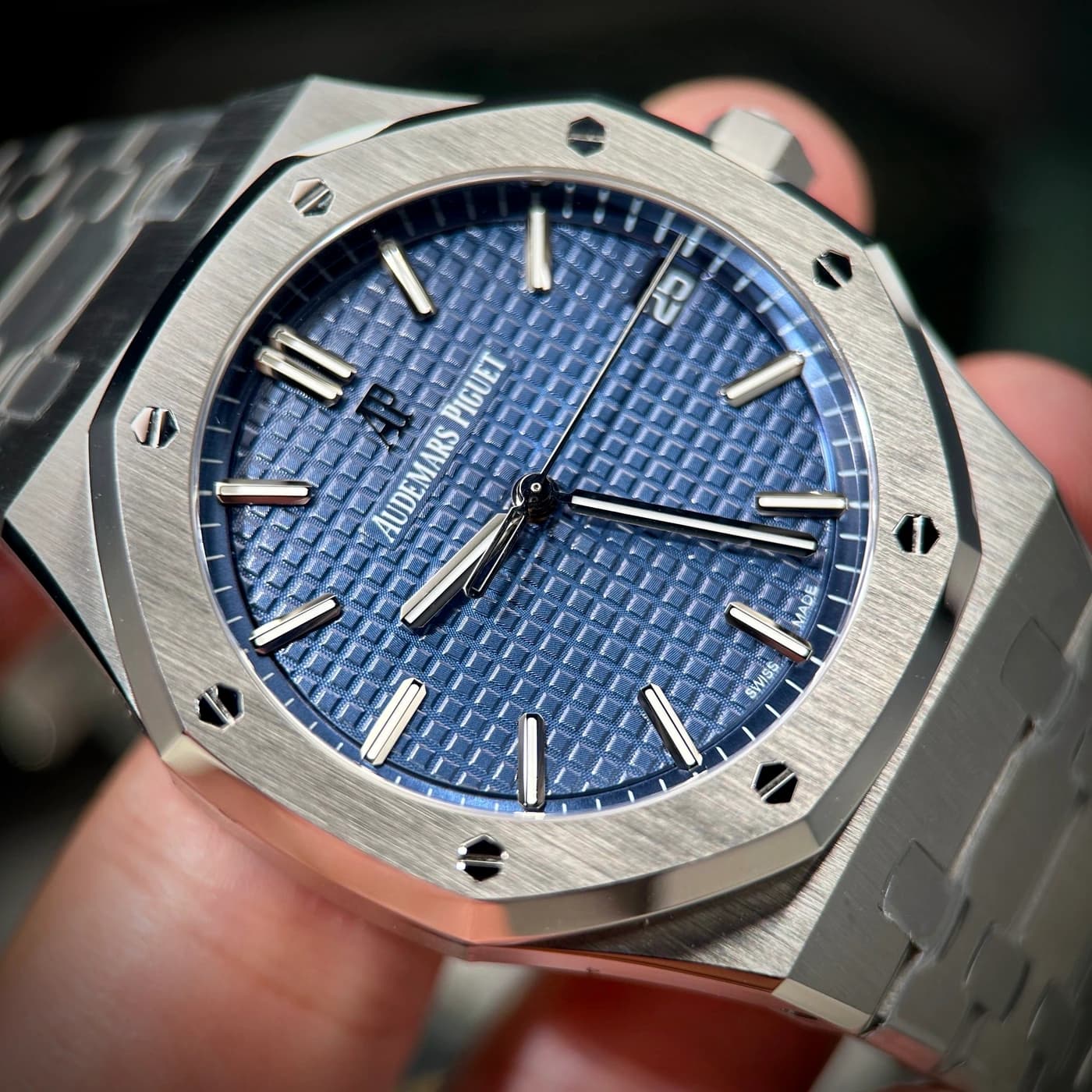 Audemars Piguet Royal Oak 41mm 15500ST Blue Dial — view 3 of 12