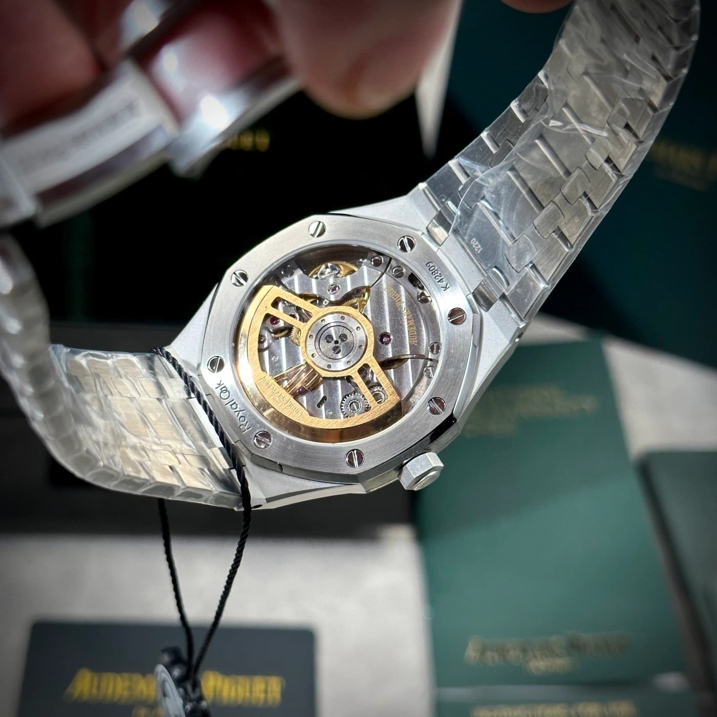 Audemars Piguet Royal Oak 41mm 15500ST Blue Dial — view 11 of 12