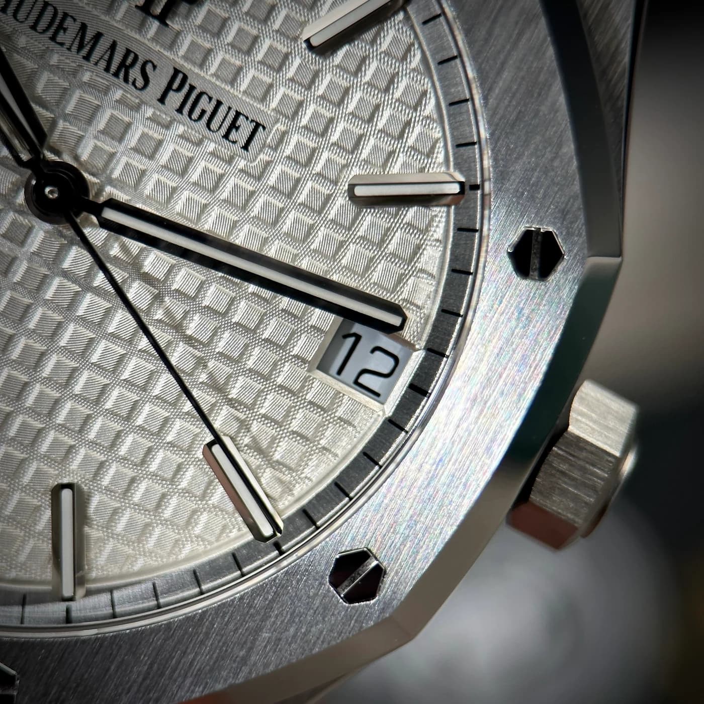Audemars Piguet Royal Oak 41mm 15500ST White Dial — view 5 of 12