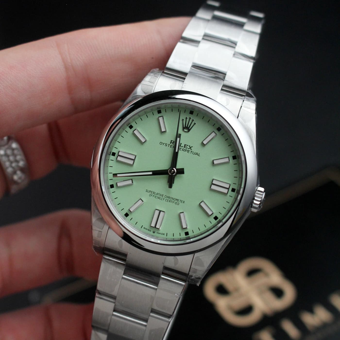 Rolex Oyster Perpetual 41 134300-0006 Pistachio — view 3 of 14
