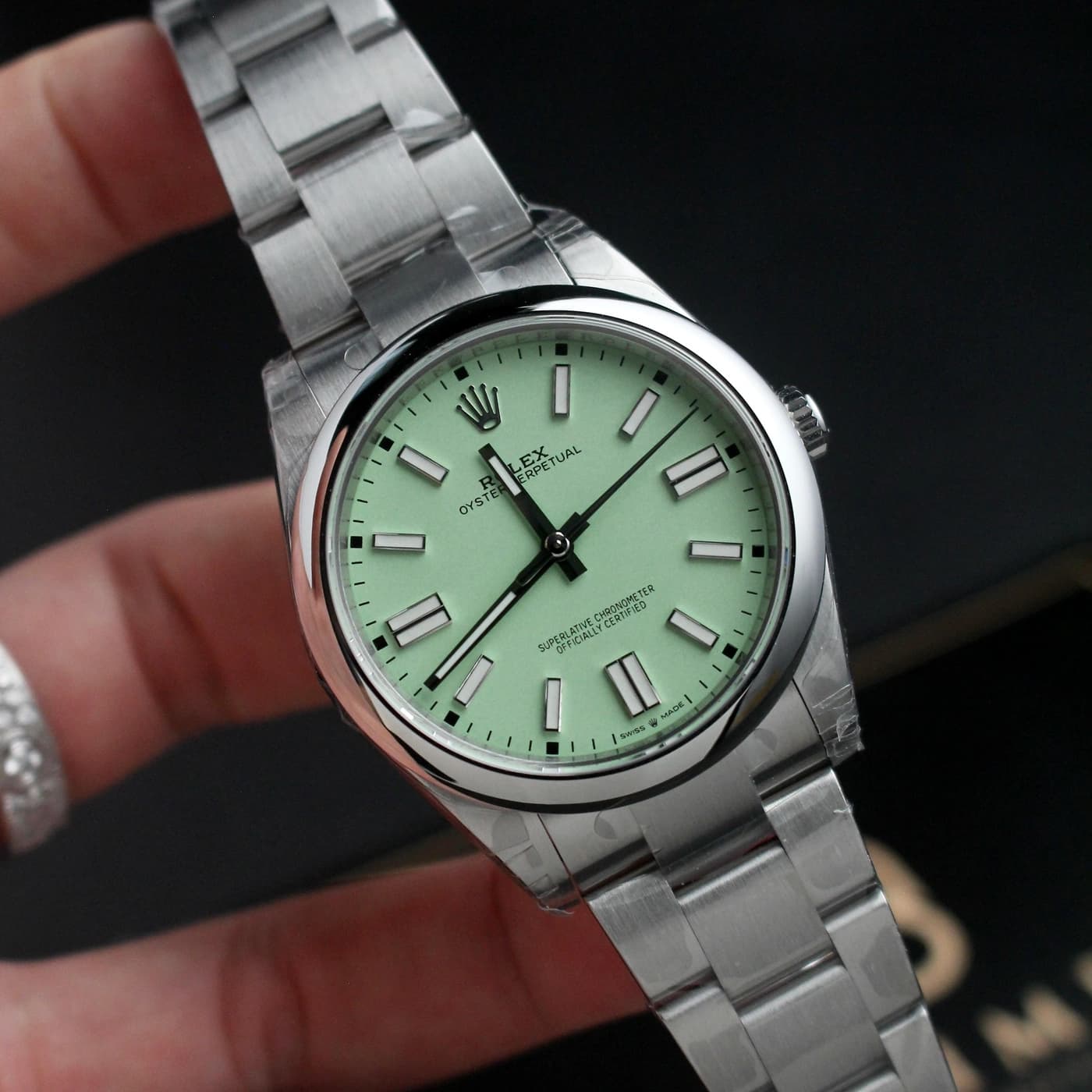 Rolex Oyster Perpetual 41 134300-0006 Pistachio — view 4 of 14