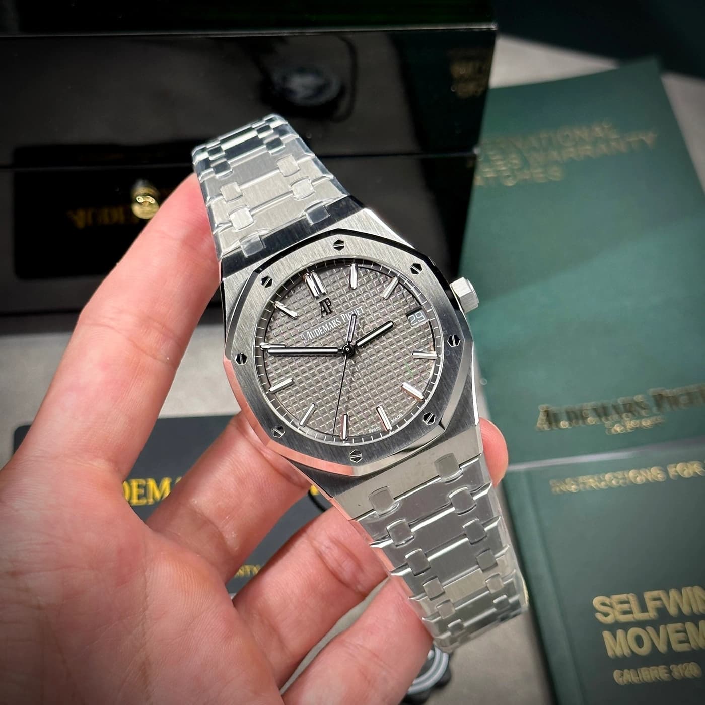 Audemars Piguet Royal Oak 41mm 15500ST Grey Dial — view 1 of 12