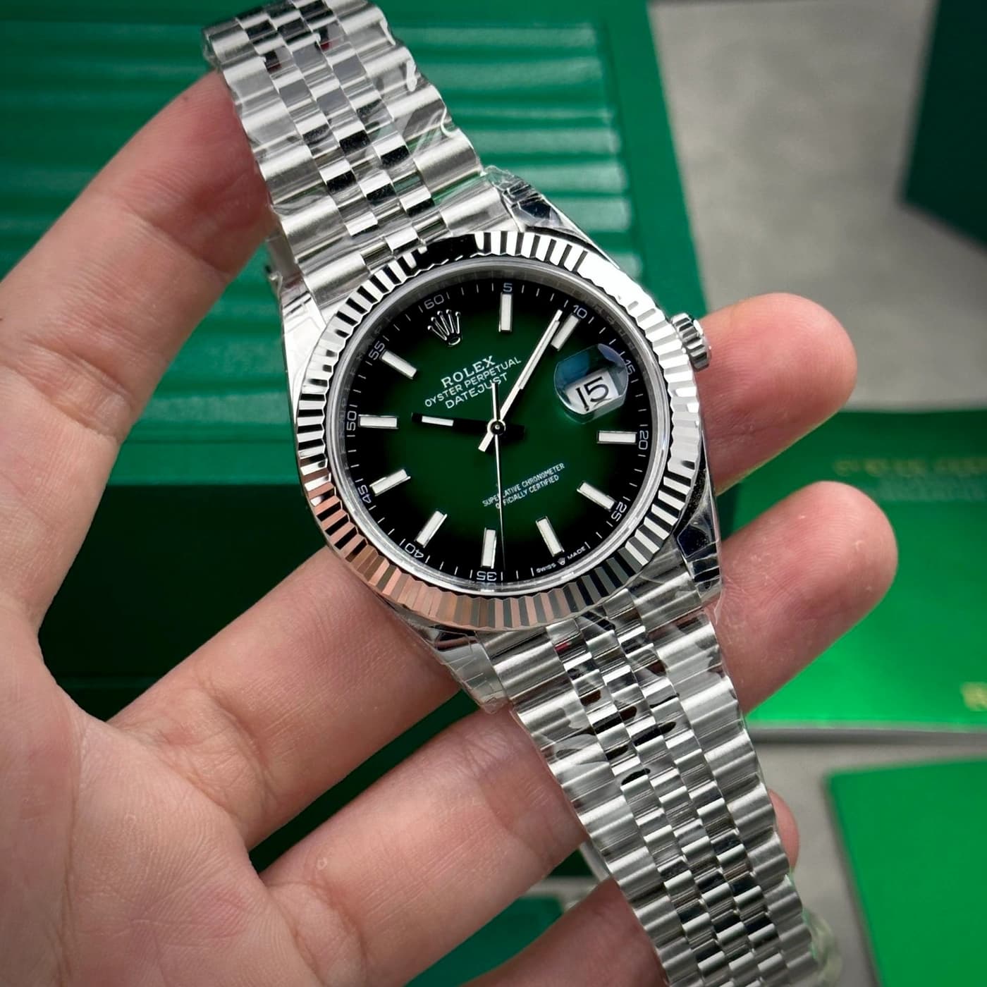 Rolex Datejust 41 126334-0034 Green Ombre — ảnh 1 trên 15