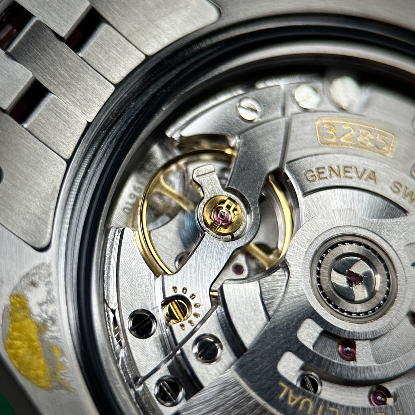 Rolex GMT-Master II 126710BLRO-0001 “Pepsi” — ảnh 20 trên 21