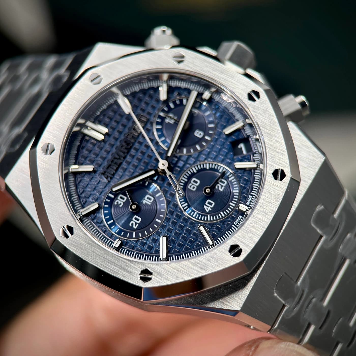Audemars Piguet Royal Oak 41mm Blue Dial 26240ST.OO.1320ST.01 — view 3 of 15