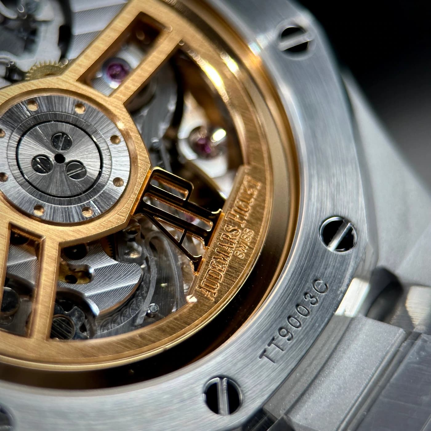 Audemars Piguet Royal Oak 41mm Khaki Green 26240ST.OO.1320ST.08 — view 11 of 15