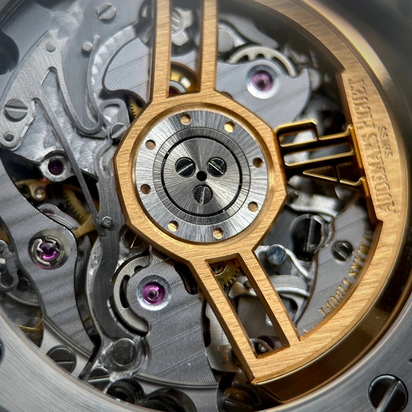 Audemars Piguet Royal Oak 41mm Khaki Green 26240ST.OO.1320ST.08 — view 12 of 15