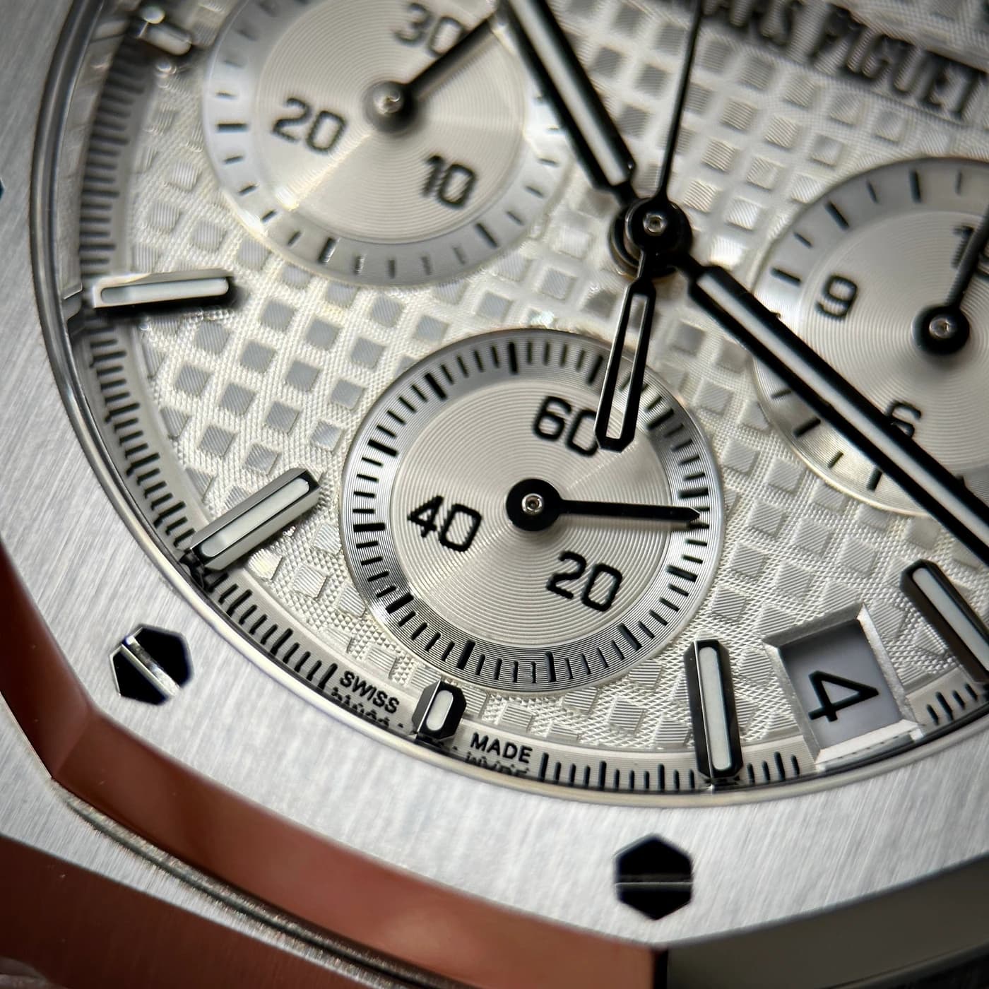 Audemars Piguet Royal Oak 41mm White Dial 26240ST.OO.1320ST.07 — view 5 of 15