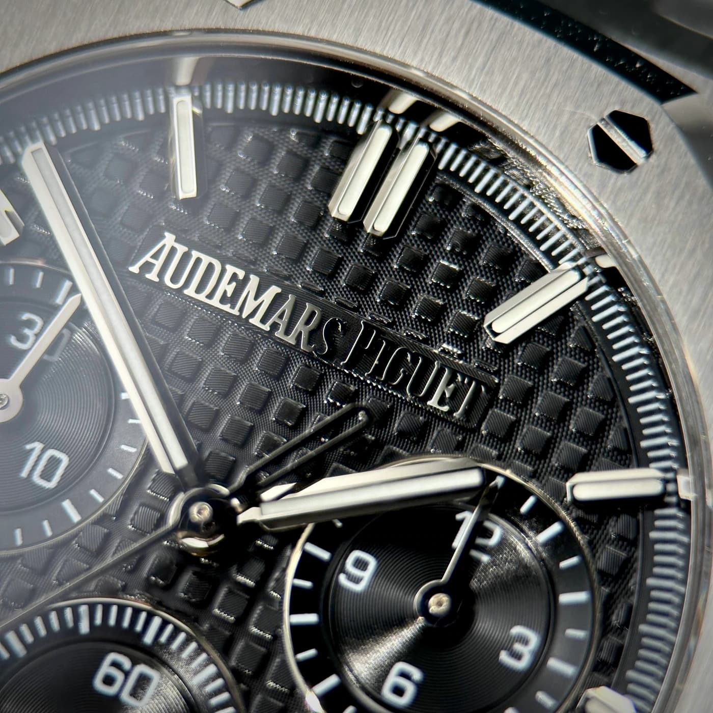 Audemars Piguet Royal Oak Chronograph 41mm Black Dial 26240ST.OO.1320ST.02 — view 5 of 15