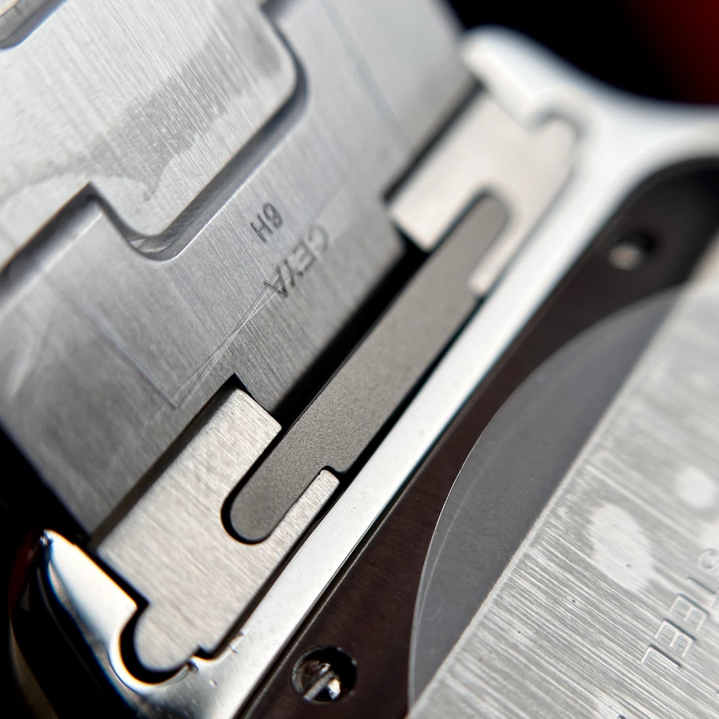 Cartier Santos De Cartier 39.8mm Steel Silver Dial WSSA0018 — view 16 of 18