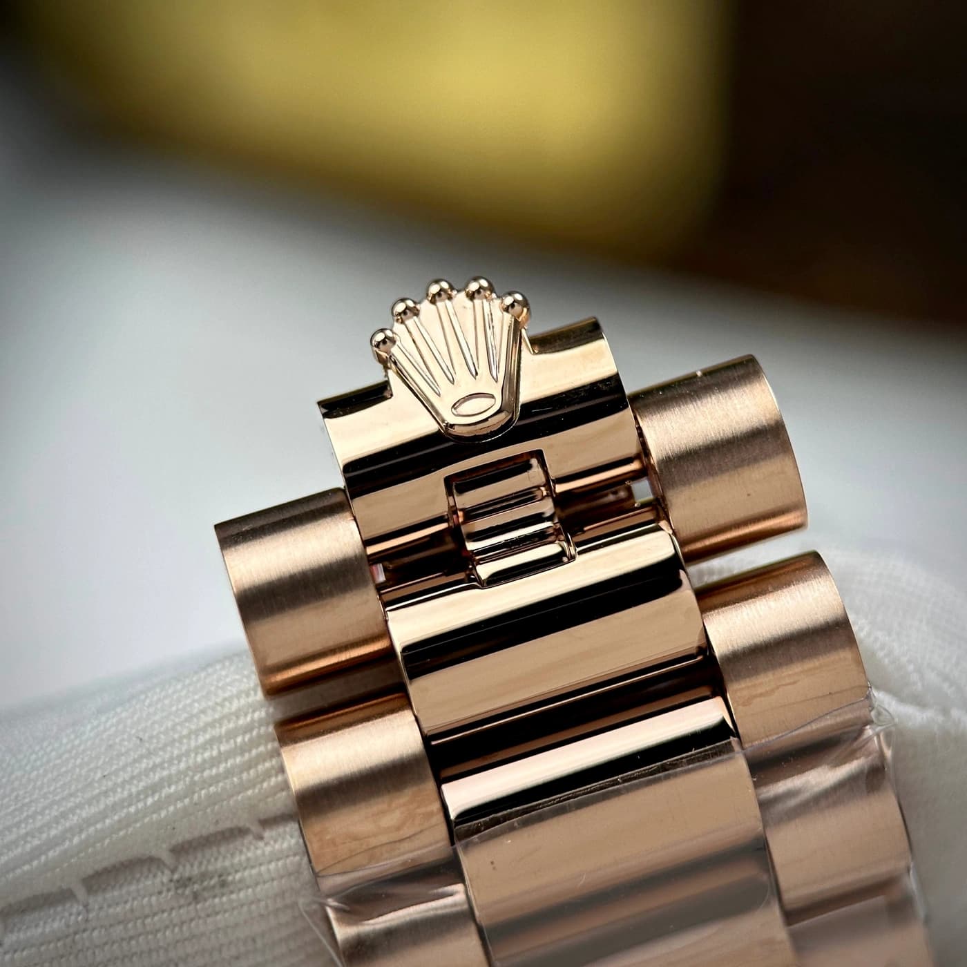 Rolex Day-Date 40mm Chocolate Dial 228235-0002 — view 13 of 16