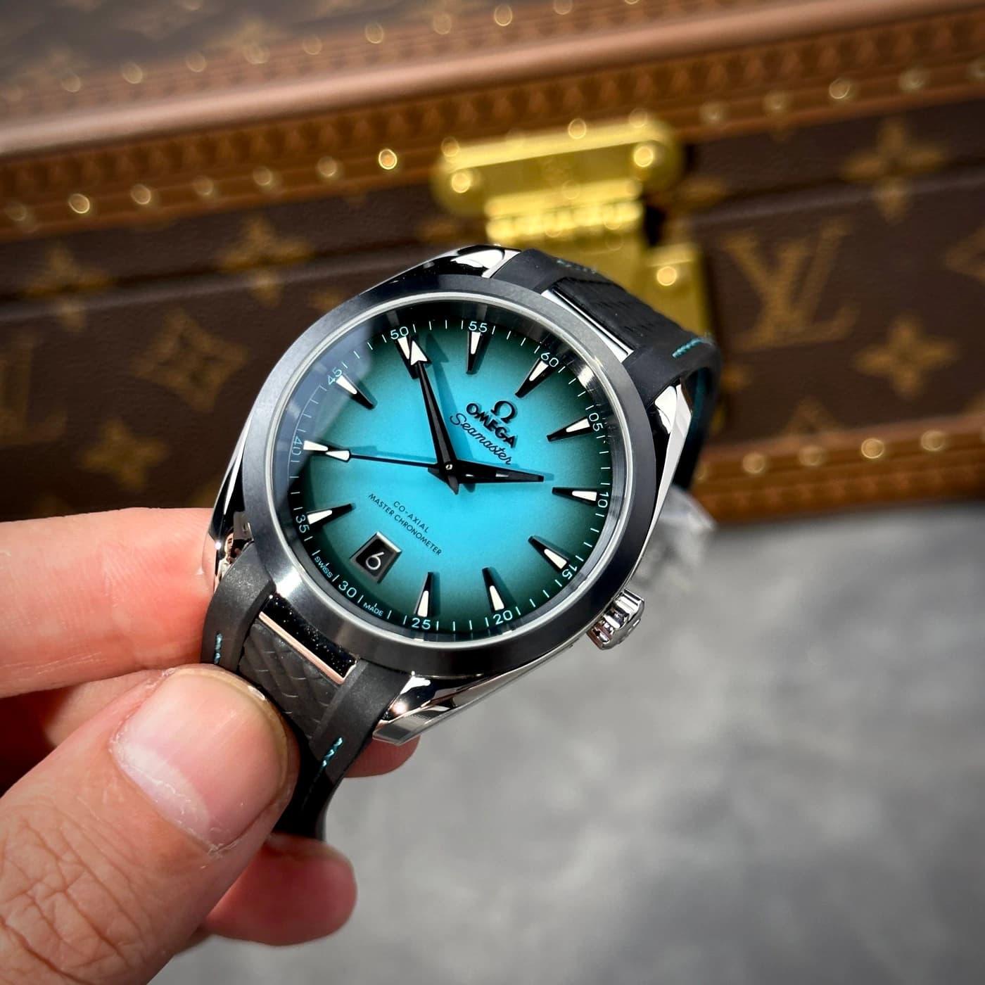 Omega Seamaster Aqua Terra 150M 220.10.38.20.03.005 Turquoise Dial — view 5 of 14