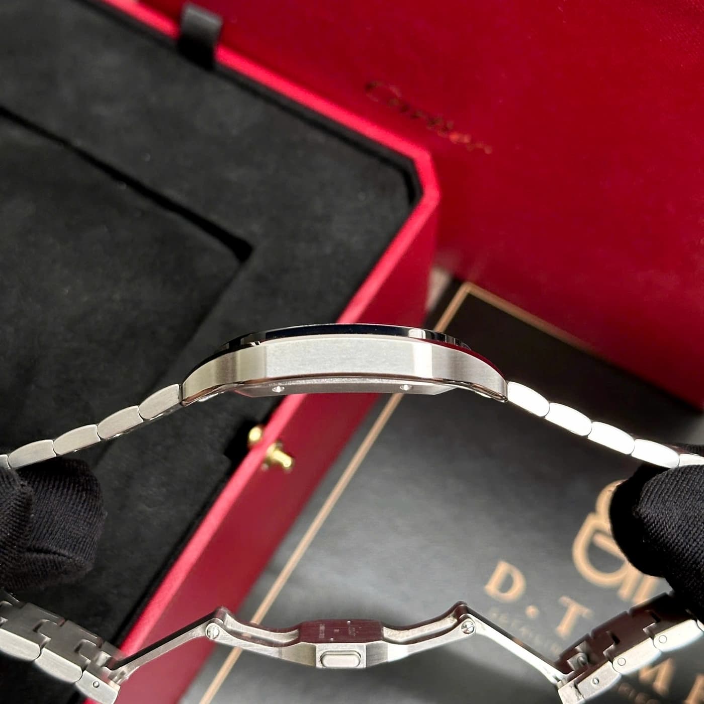 Cartier Santos De Cartier Steel Black Dial 39.8mm WSSA0037 — view 4 of 9