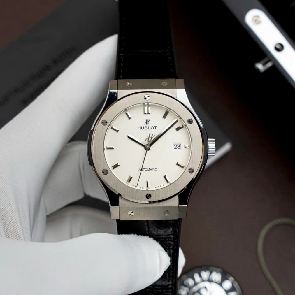 Hublot Classic Fusion 542.NX.2611.LR Opaline 42mm