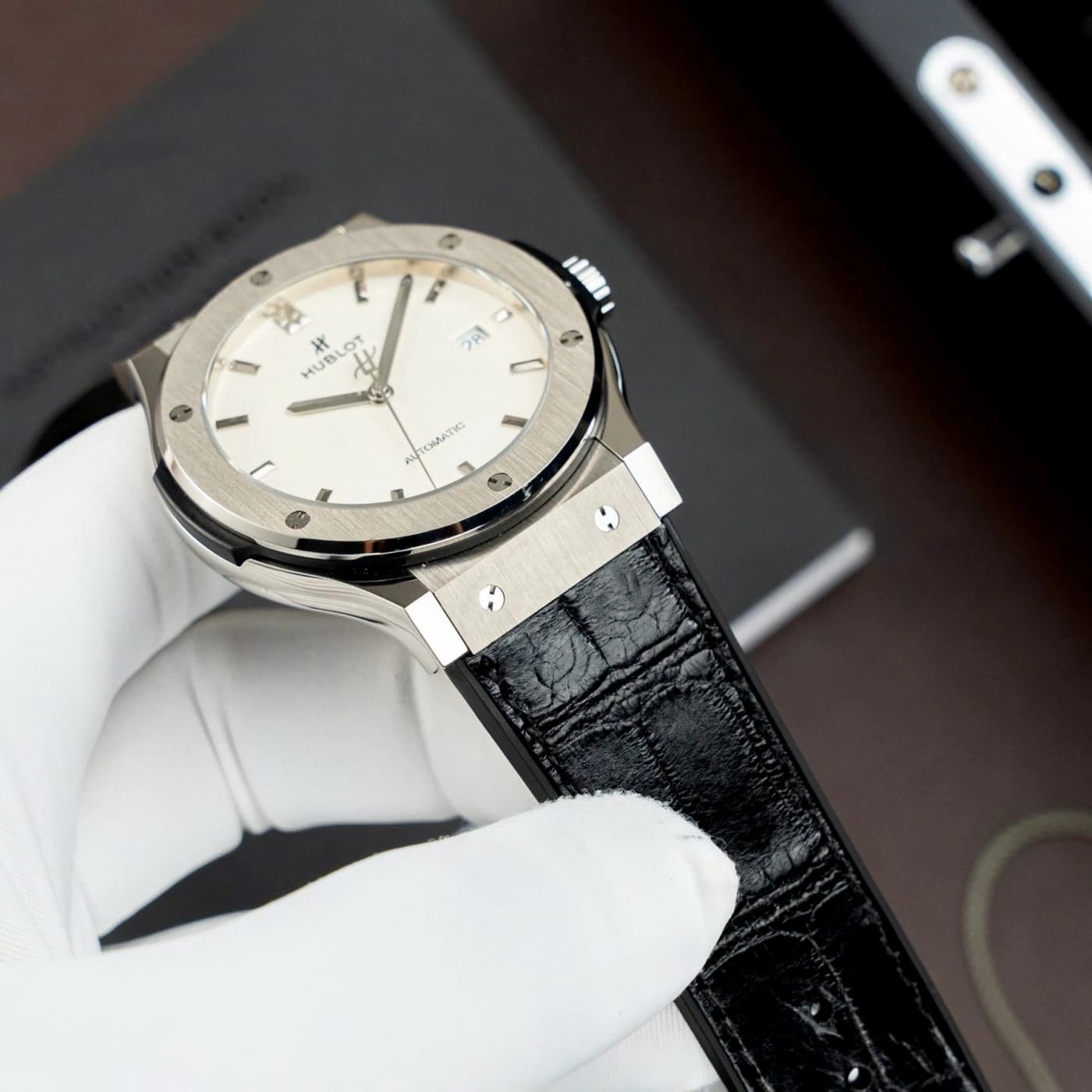 Hublot Classic Fusion 542.NX.2611.LR Opaline 42mm — ảnh 4 trên 9