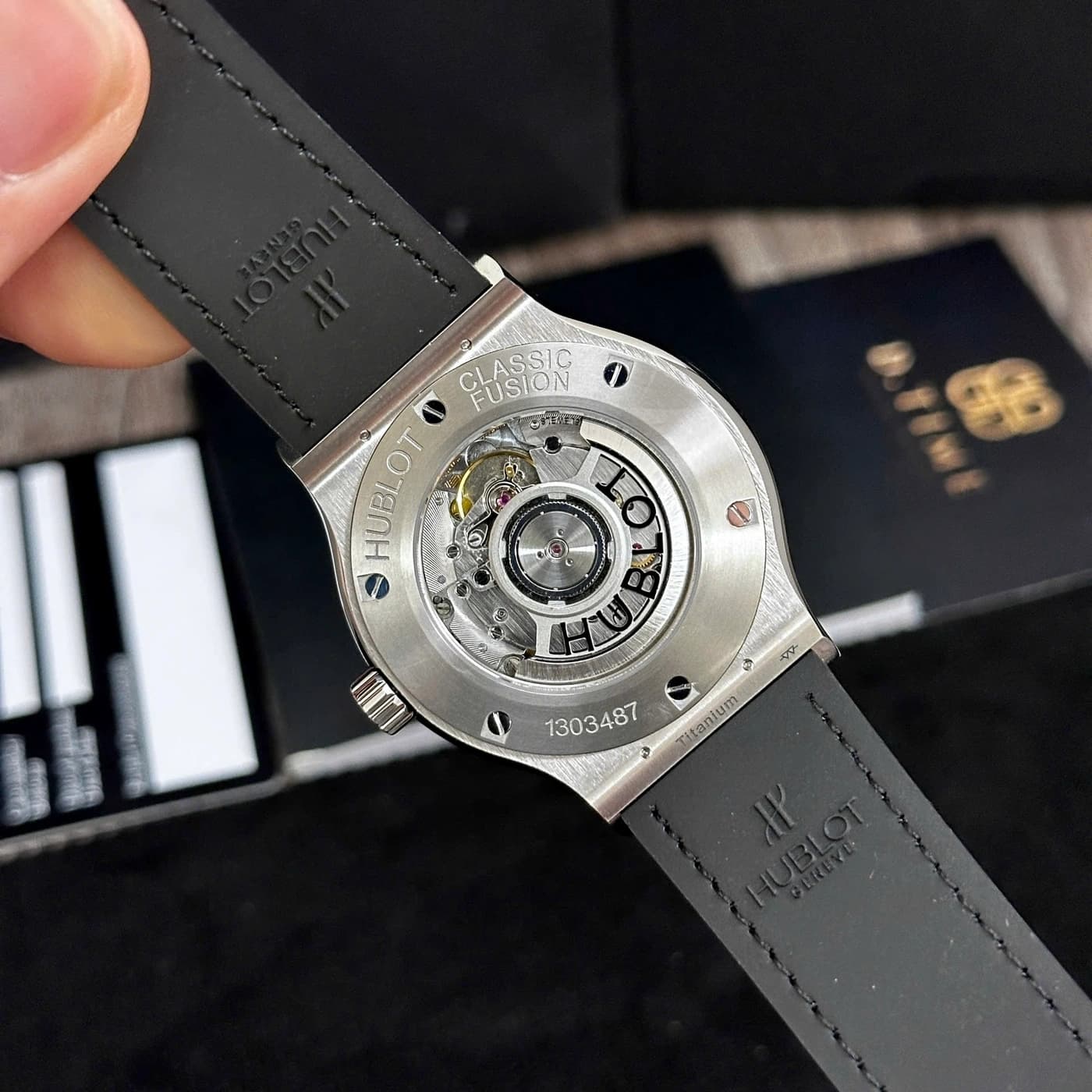 Hublot Classic Fusion Racing Grey Titanium 42mm 542.NX.7071.LR — ảnh 9 trên 10