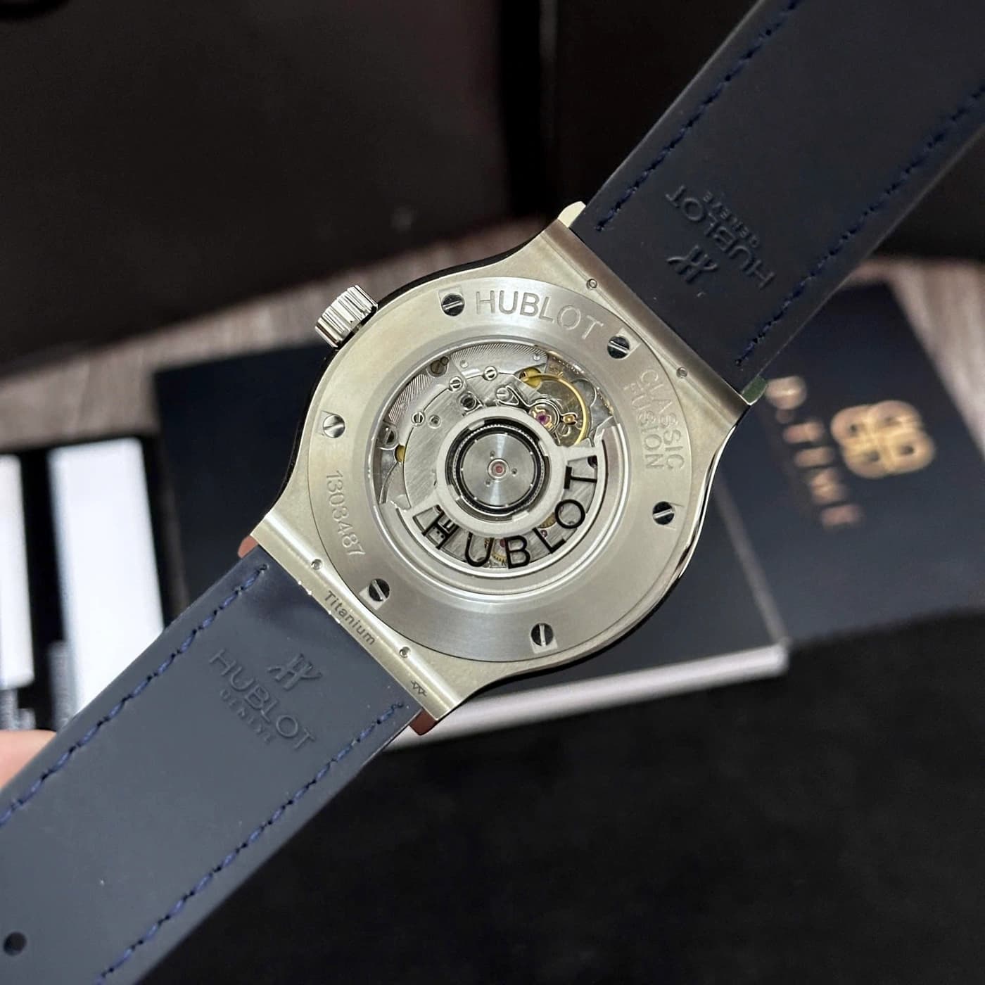 Hublot Classic Fusion Titanium Blue 42 542.NX.7170.LR — ảnh 9 trên 9