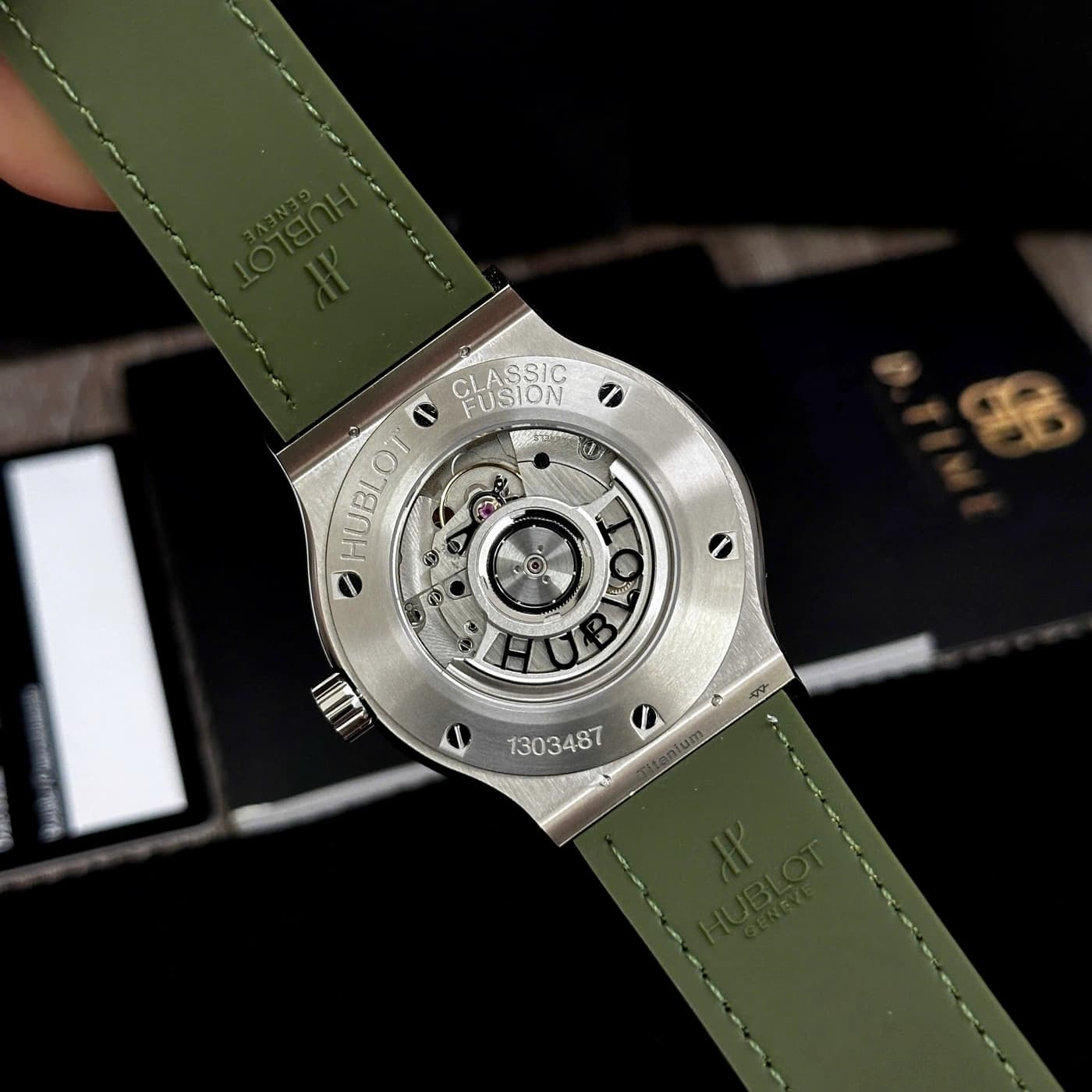 Hublot Classic Fusion Titanium Green 42 542.NX.8970.LR — view 10 of 10