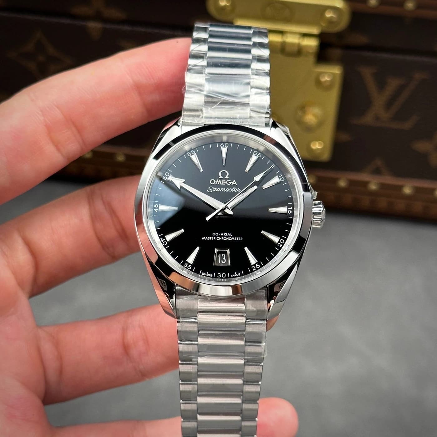 Omega Seamaster Aqua Terra 150M 220.10.38.20.01.004 38 — view 2 of 10