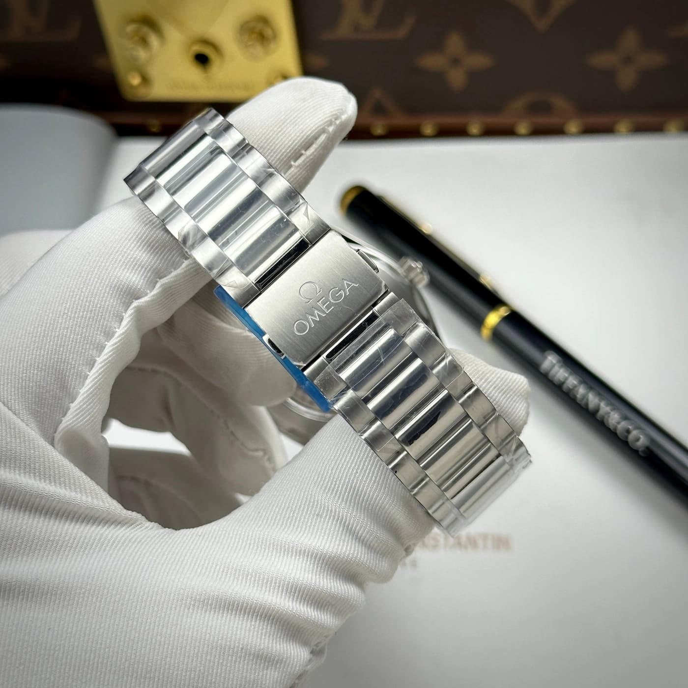 Omega Seamaster Aqua Terra 150M Co-Axial Master Chronometer 38mm Gradient Turquoise — view 8 of 10