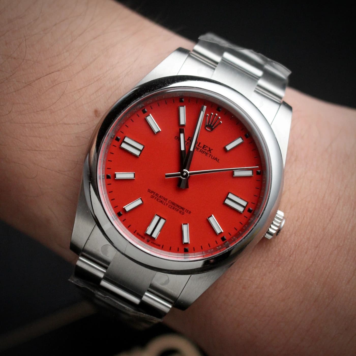 Rolex Oyster Perpetual 41 M124300-0007 Red Dial — view 1 of 12