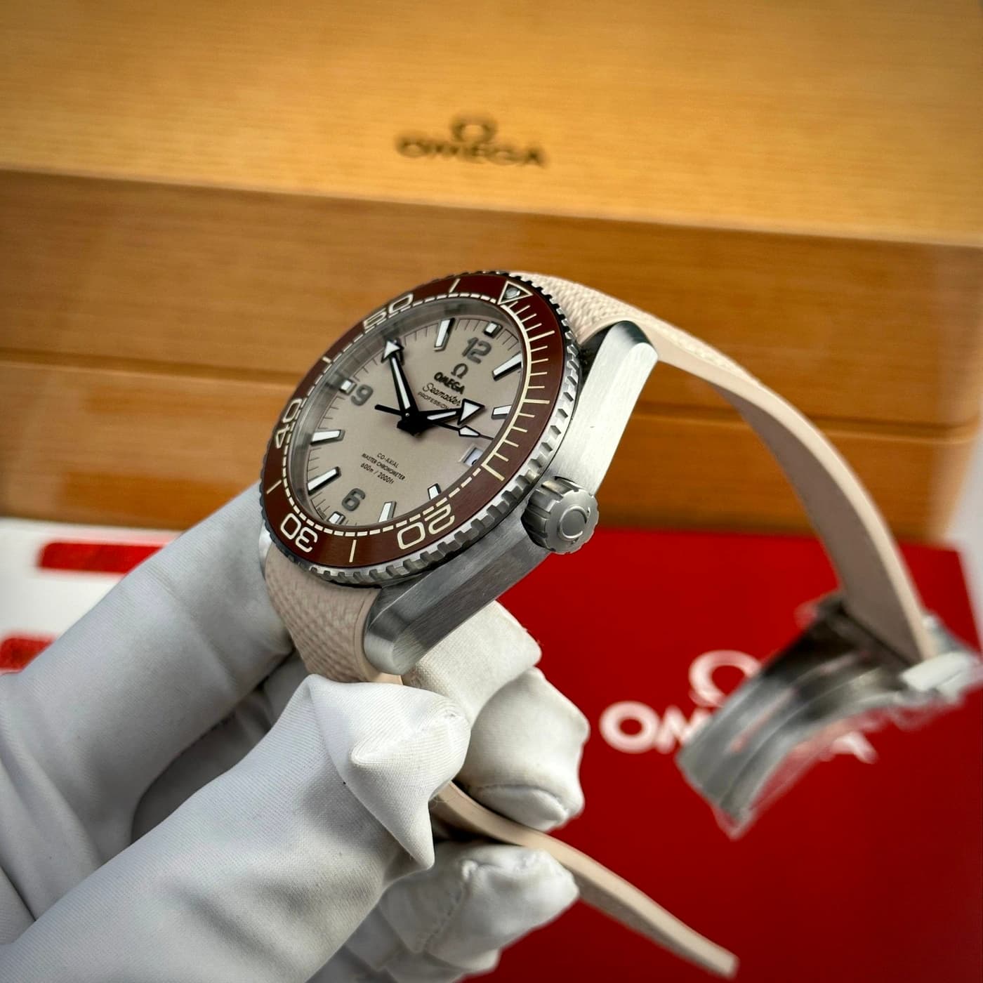 Omega Seamaster Planet Ocean 600M 215.32.44.21.09.001 43.5 Steel — view 3 of 8