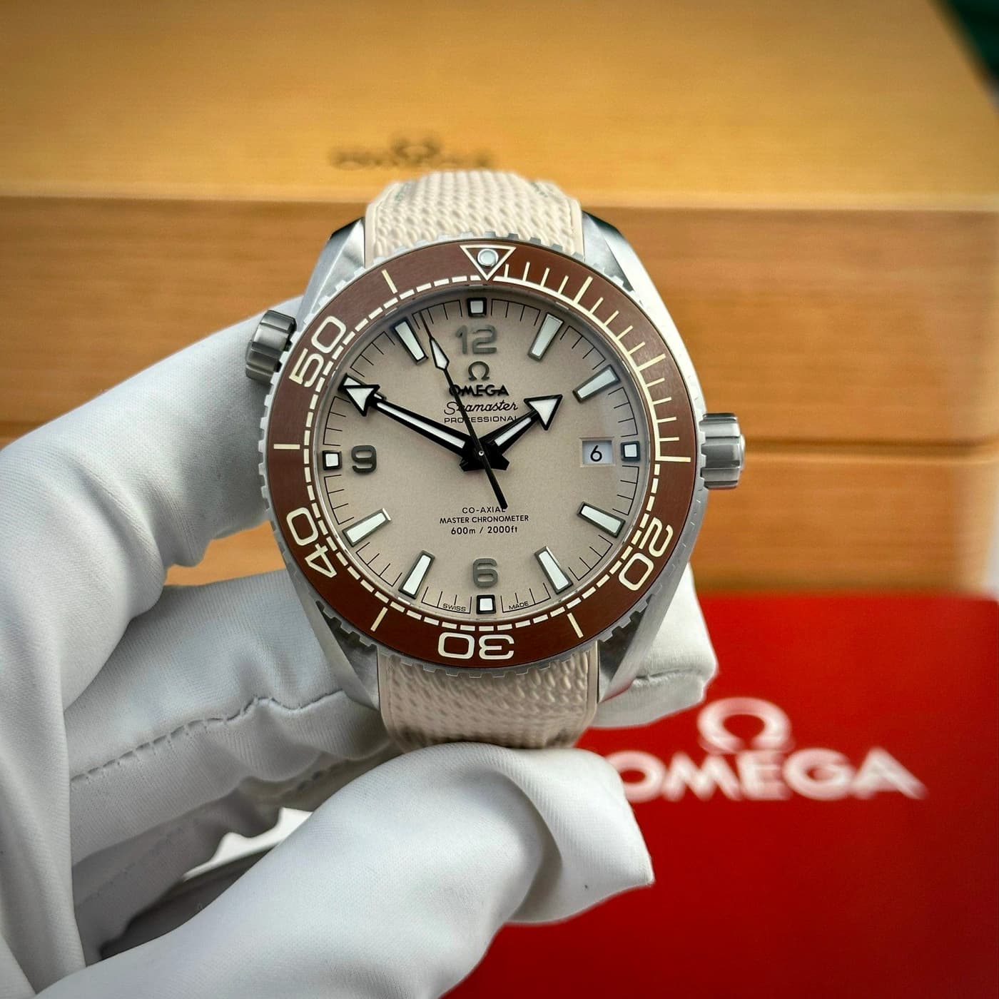 Omega Seamaster Planet Ocean 600M 215.32.44.21.09.001 43.5 Steel — view 1 of 8