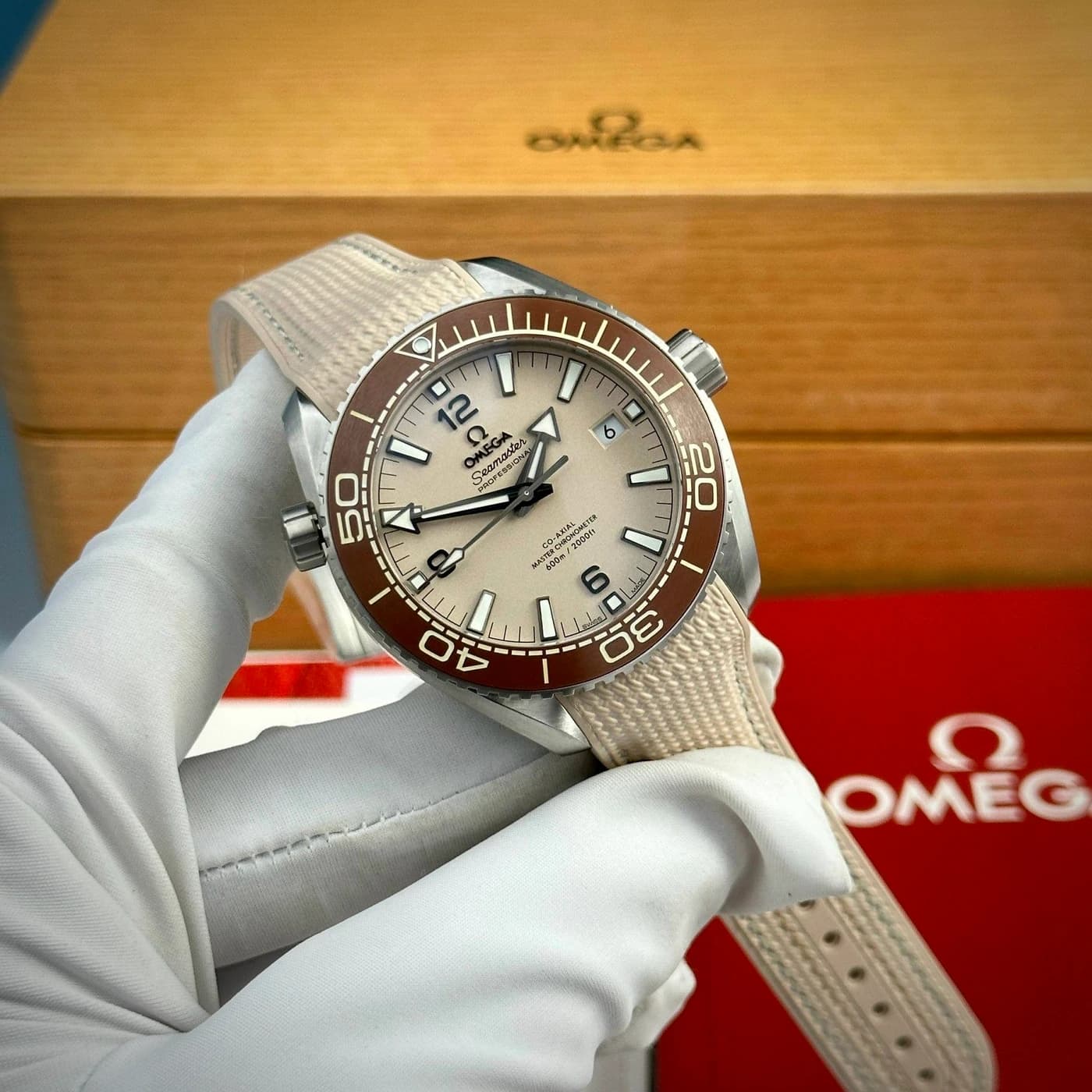 Omega Seamaster Planet Ocean 600M 215.32.44.21.09.001 43.5 Steel — view 2 of 8