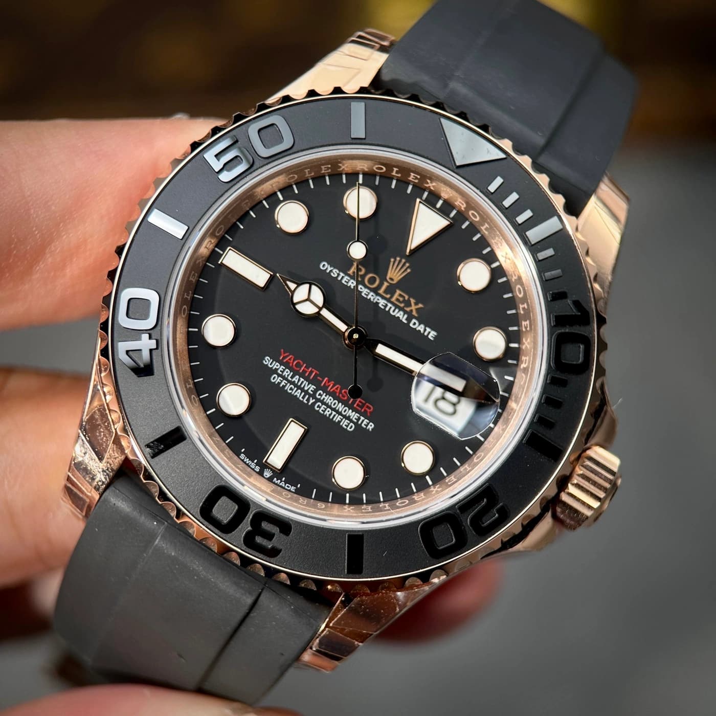 Rolex Yacht-Master 40 M126655-0002 126655-0002 Vàng Everose 18ct Mặt Đen — view 4 of 15