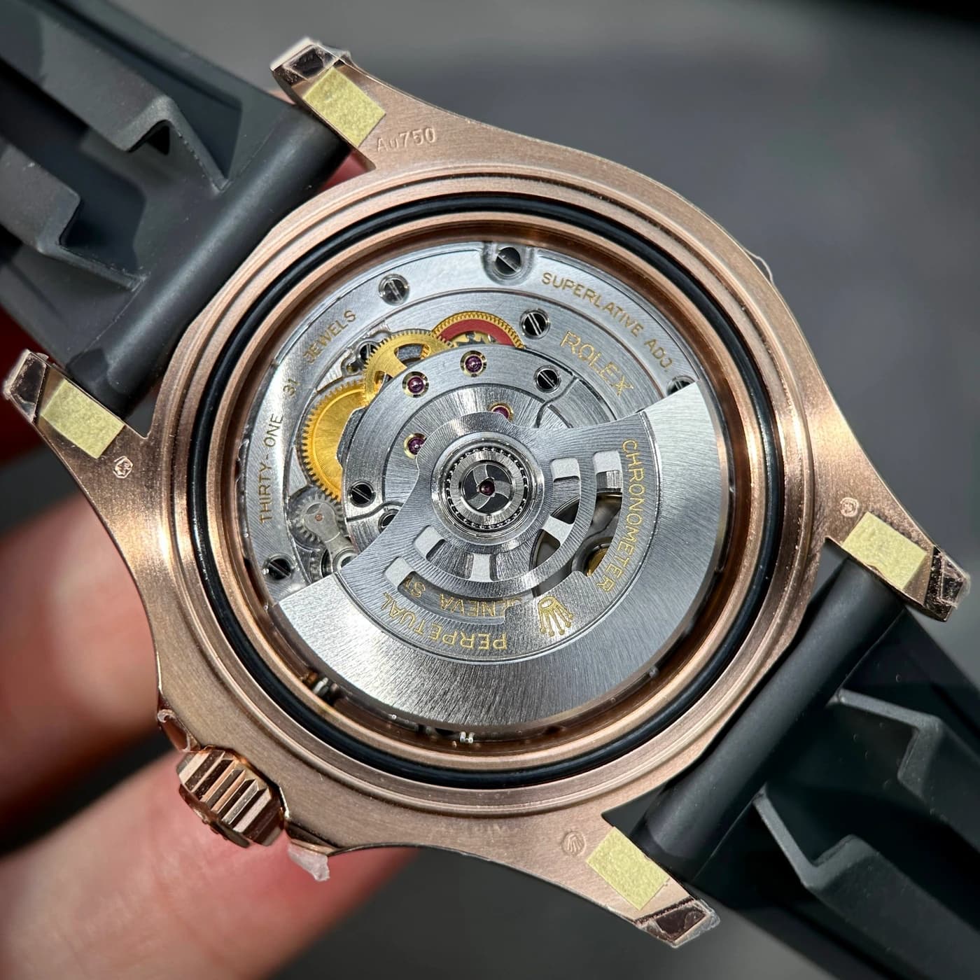 Rolex Yacht-Master 40 M126655-0002 126655-0002 Vàng Everose 18ct Mặt Đen — view 14 of 15