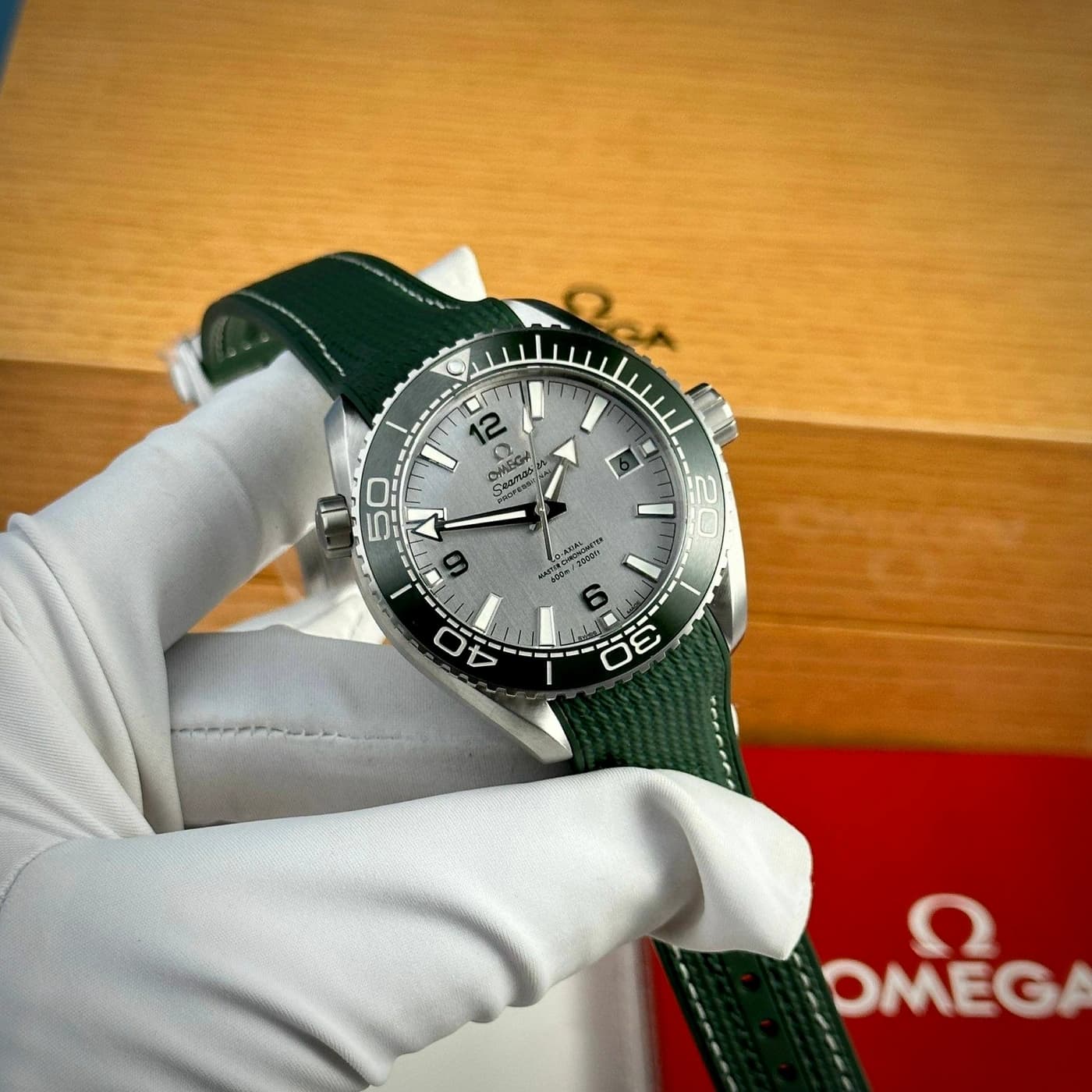 Seamaster Planet Ocean 600M 43.5 215.32.44.21.06.001 — view 2 of 8